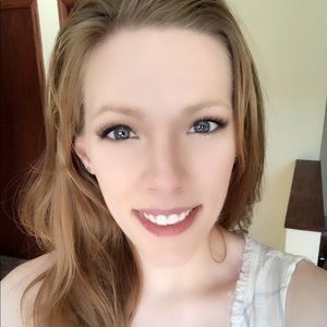 Meet your Posher, Halie